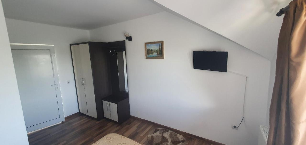 ホテル Casa Silvia Căpăţîneni-Ungureni エクステリア 写真