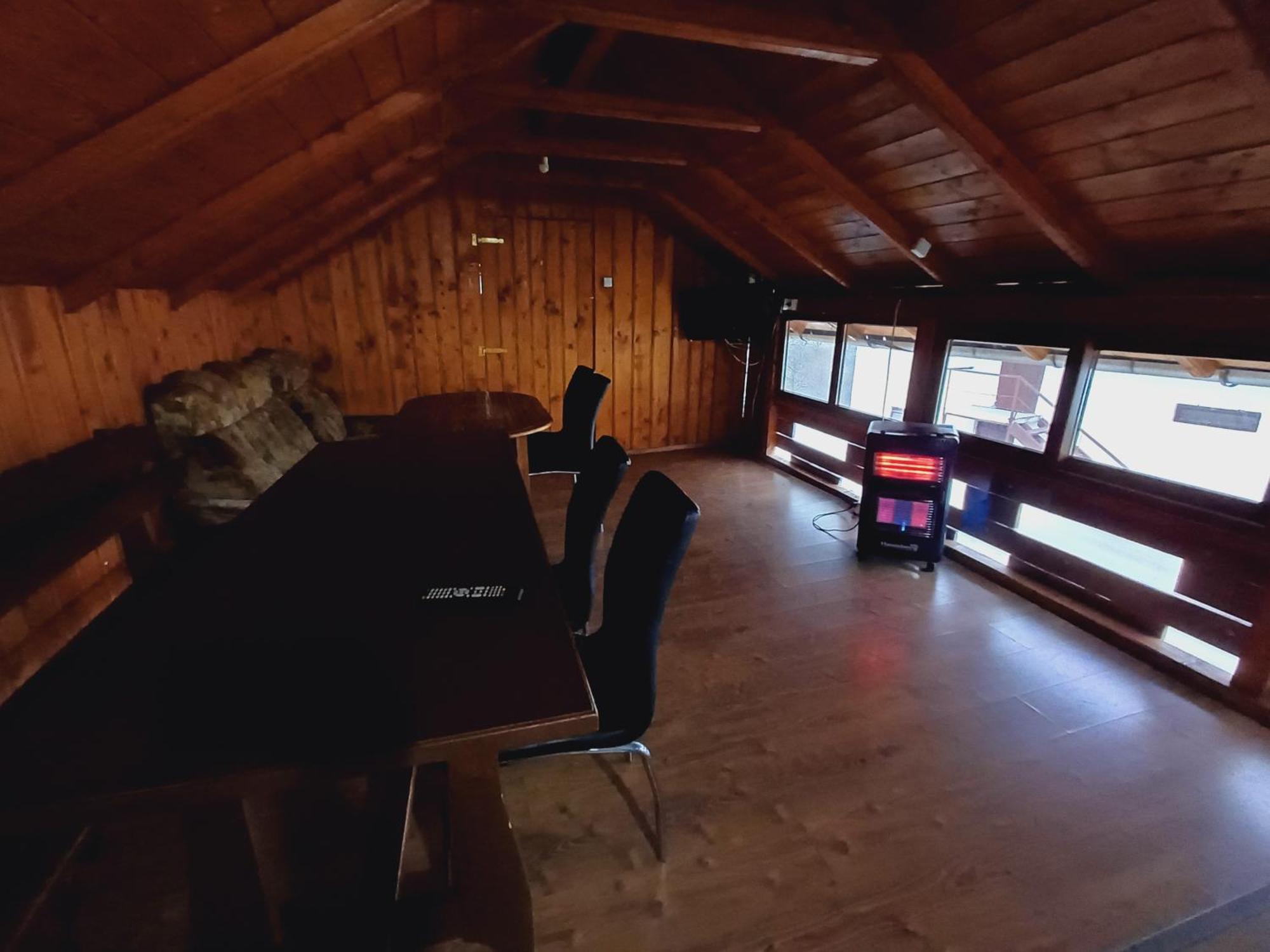 ホテル Casa Silvia Căpăţîneni-Ungureni エクステリア 写真